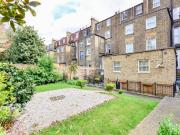 BILLS INCLUDED Studio to rent in Earls Court, London SW5