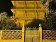 Bilocale arredato con terrazzo Centro