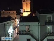 Bilocale arredato con terrazzo Centro