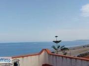 Bilocale arredato con terrazzo Centro