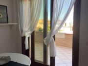 Bilocale arredato con terrazzo Centro