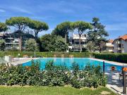 Bilocale con balcone e piscina a Riccione