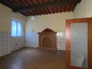 Bilocale da ristrutturare, Bagni di Lucca scesta