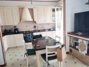 Trilocale in vendita a Imperia, Oneglia