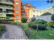 Bilocale in vendita a Milano via Giovanni Pezzotti, 10,...