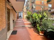 Bilocale in vendita a Roma via Lamporecchio, Trullo...