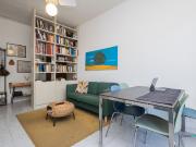 Bilocale in Via Santa Monica, Milano