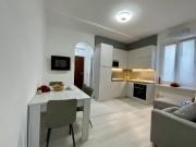 Bilocale moderno ristrutturato in Via Canova 14 – Biumo...