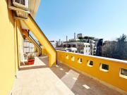 BILOCALE RISTRUTTURATO CON 30 MQ DI TERRAZZO MM P. ROMANA