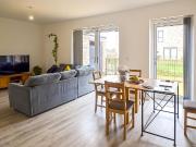 Bird Close, Birmingham B12, 3 bed flat to rent, £1,950...