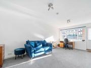 Black Horse Parade, High Road, 2 Bedroom Maisonette