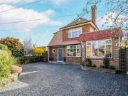 Blackbridge Road, Woking, 3 Bedroom Detached