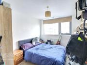 Blackwall Way, London 1 bed apartment to rent £1,800 pcm...
