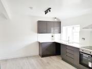 Bletchingley Road, Merstham, Redhill RH1, 2 bedroom flat...