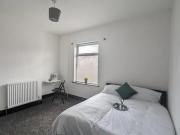 Bloxwich Road, Bloxwich, WS3 2XE, United Kingdom | Room...