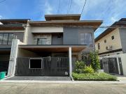 BNEW Contemporary 5 Bedroom House with Top Notch...