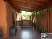 Casa térrea com 3 dormitórios, piscina e área gourmet à...