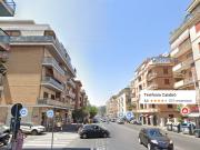 BOCCEA BILOCALE CON TERRAZZO E BALCONE