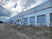 Bodega comercial sobre carretera Playa del Carmen Cancún