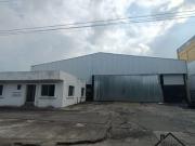 Bodega de 1,500 m² con área de maniobras y andén de...