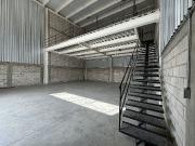 BODEGA de 230m2 a 10 min del PIQ