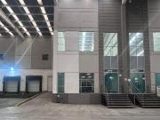 BODEGA EN RENTA 1,000m2 en Av 5 Feb con oficina, rampa y...