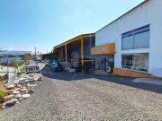 Bodega en RENTA con oficinas, showroom y doble acceso en...
