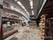 Bodega en venta en Iztacalco con locales comerciales y...