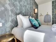 Boetie III Modern angle