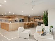 Bok Beach Stunner: Bespoke 343m2 Luxury Apartment