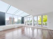 Bolton Road, Chiswick, 2 Bedroom Penthouse