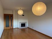 Bom T2 c/ L. Garagem a escassos metros do mar em...