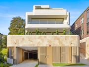 Bondi Beach Designer Living – Brand New Whole Floor...