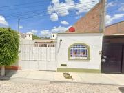 Bonita Casa Acogedora Adjudicada En Venta En San Juan...