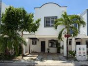 ?BONITA CASA AMUEBLADA EN RENTA EN JARDINES DE BONAMPAK!