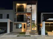 ?BONITA CASA AMUEBLADA EN RENTA EN RESIDENCIAL AQUA!