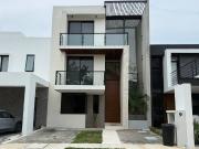 ?BONITA CASA AMUEBLADA EN RENTA EN RESIDENCIAL AQUA!