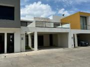 Bonita casa Amueblada en Renta en zona country