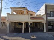 BONITA CASA CERCA DE GALERÍAS DEL VALLE