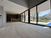 Bonita casa con alberca y 4 habitaciones en Altozano