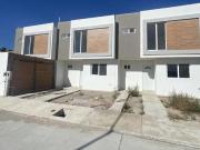 Bonita casa con diseño moderno