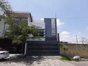 Bonita casa con una excelente distribucion por el Colli