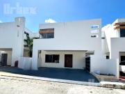 BONITA CASA DE DOS PISOS EN VENTA EN PRIVADA TAMARINDO,...