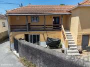Bonita casa de pedra mais uma casa para hspedes
