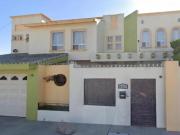 Bonita casa de Recuperación Bancaria de 2 niveles con...