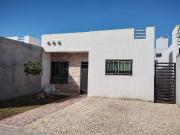 | Bonita casa de una planta, en venta. |