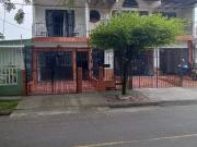 BONITA CASA DUPLEX BARRIO VIPASA