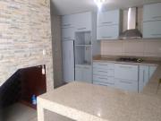BONITA CASA EN ALQUILER EN CAYMA EN URB. PRIVADA