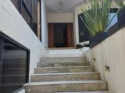 BONITA CASA EN CALLE CERRADA PARA ACTUALIZAR