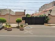 BONITA CASA EN CALZADA DEL HUESO 128. EN VENTA REMATE...